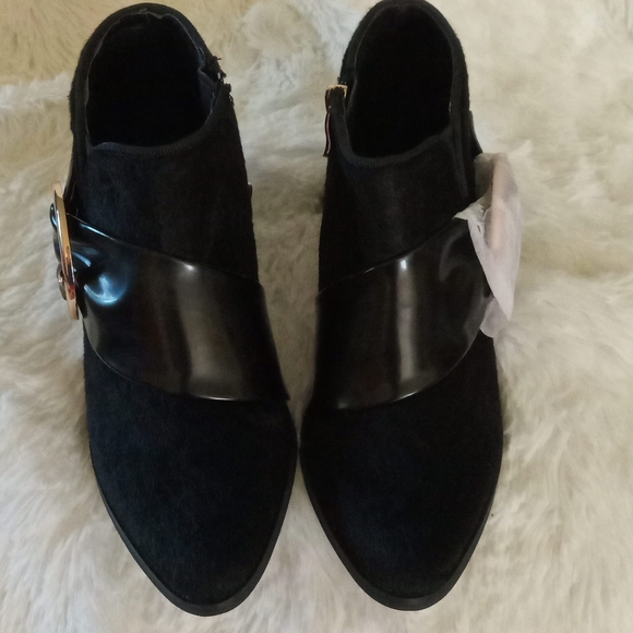 NIB Mackin J Booties - Picture 2 of 9